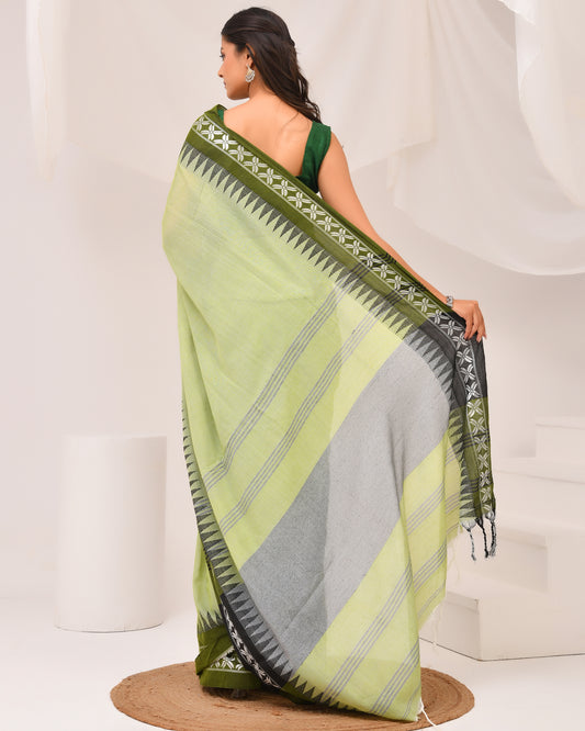 Shaibali Cotton Handloom Saree in Green tone