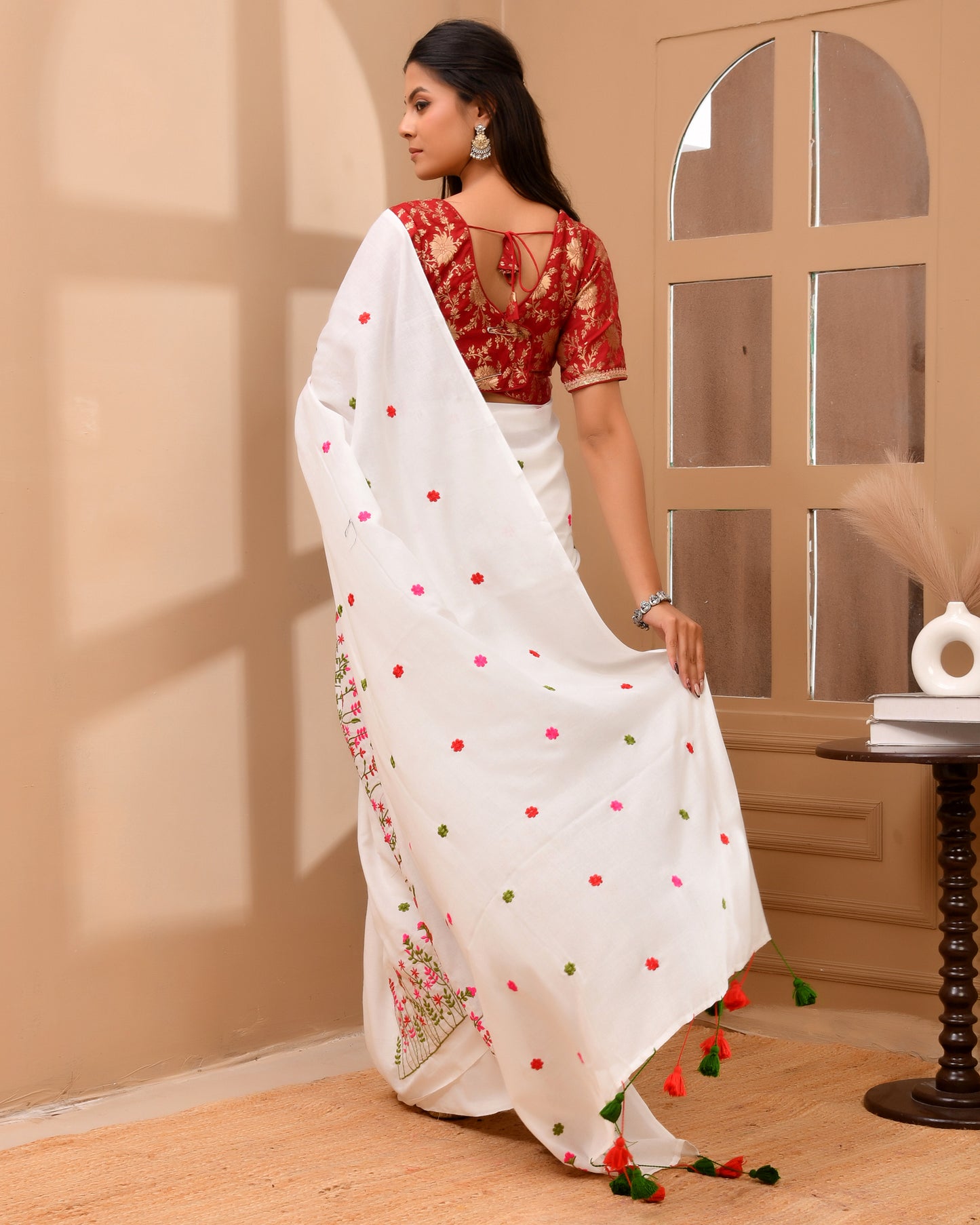Floral Embroidery Cotton Handloom Saree