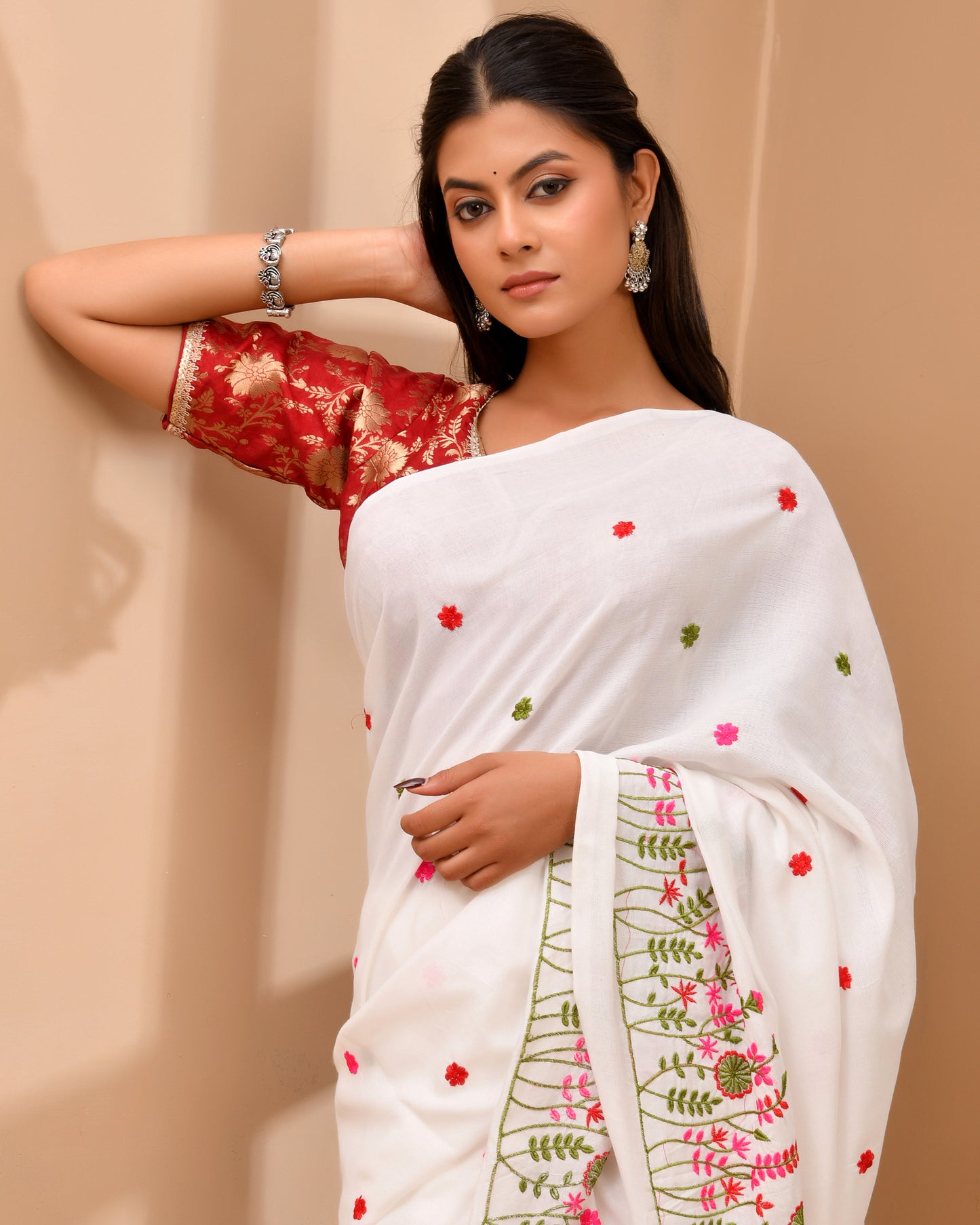 Floral Embroidery Cotton Handloom Saree