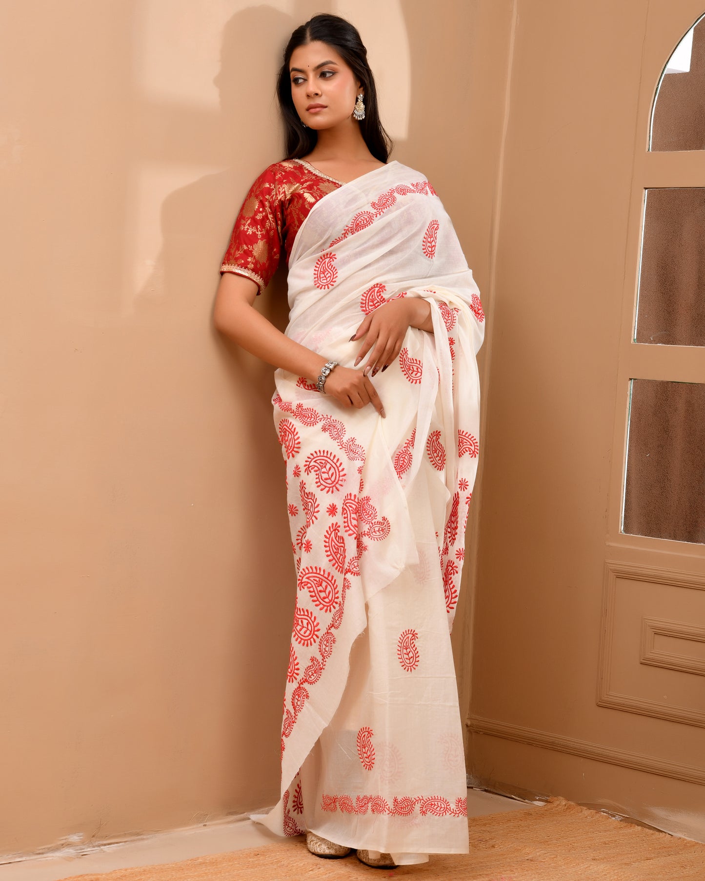 Jamdani Embroidery Cotton Handloom Saree | Festive Grace